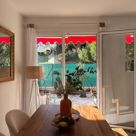 Διαμέρισμα Cozy - Sunny Terrace Avec Clim Et Parking Αντίμπ